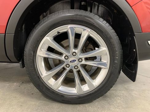 Used 2018 Ford Explorer Limited w/ Equipment Group 301A AWD/4WD image 4
