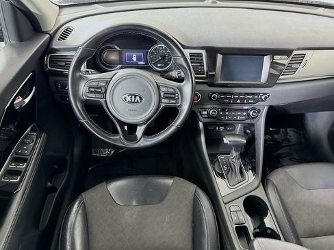 Used 2019 Kia Niro EX FWD image 3