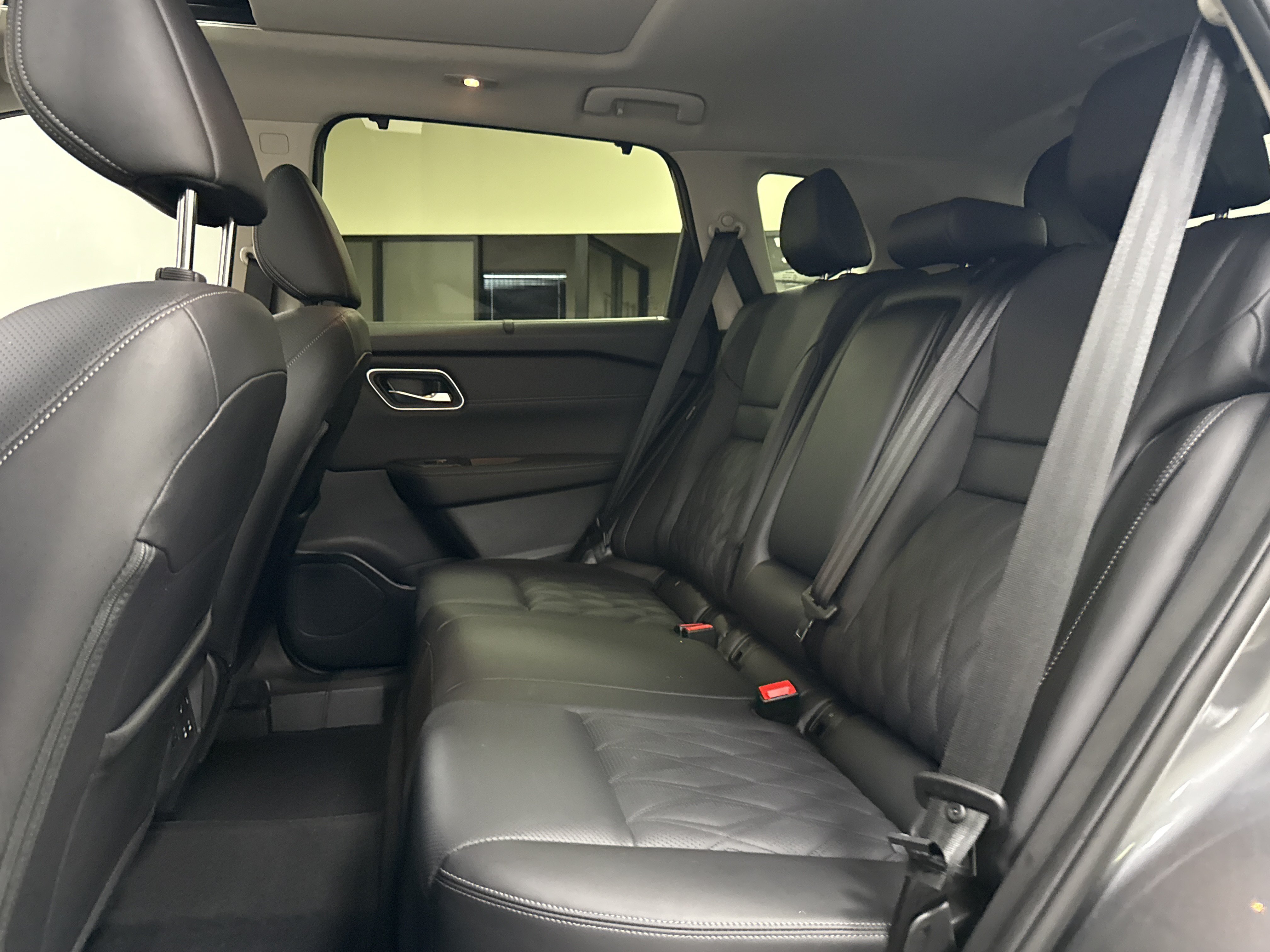 Used 2026 Nissan Rogue Platinum w/ Platinum Premium Package AWD/4WD image 16