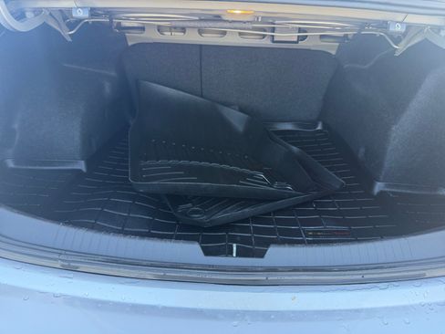Used 2020 Chevrolet Malibu LT FWD image 34