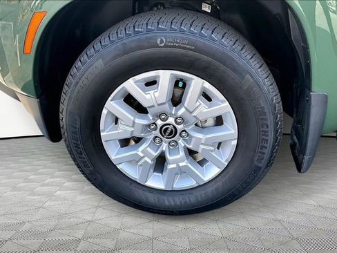 Used 2023 Nissan Frontier SV w/ Graphics Package image 21