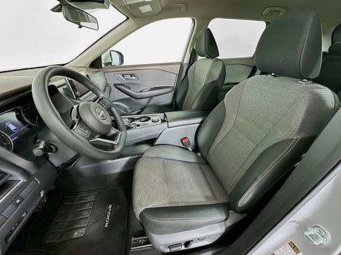 Used 2023 Nissan Rogue SV image 13