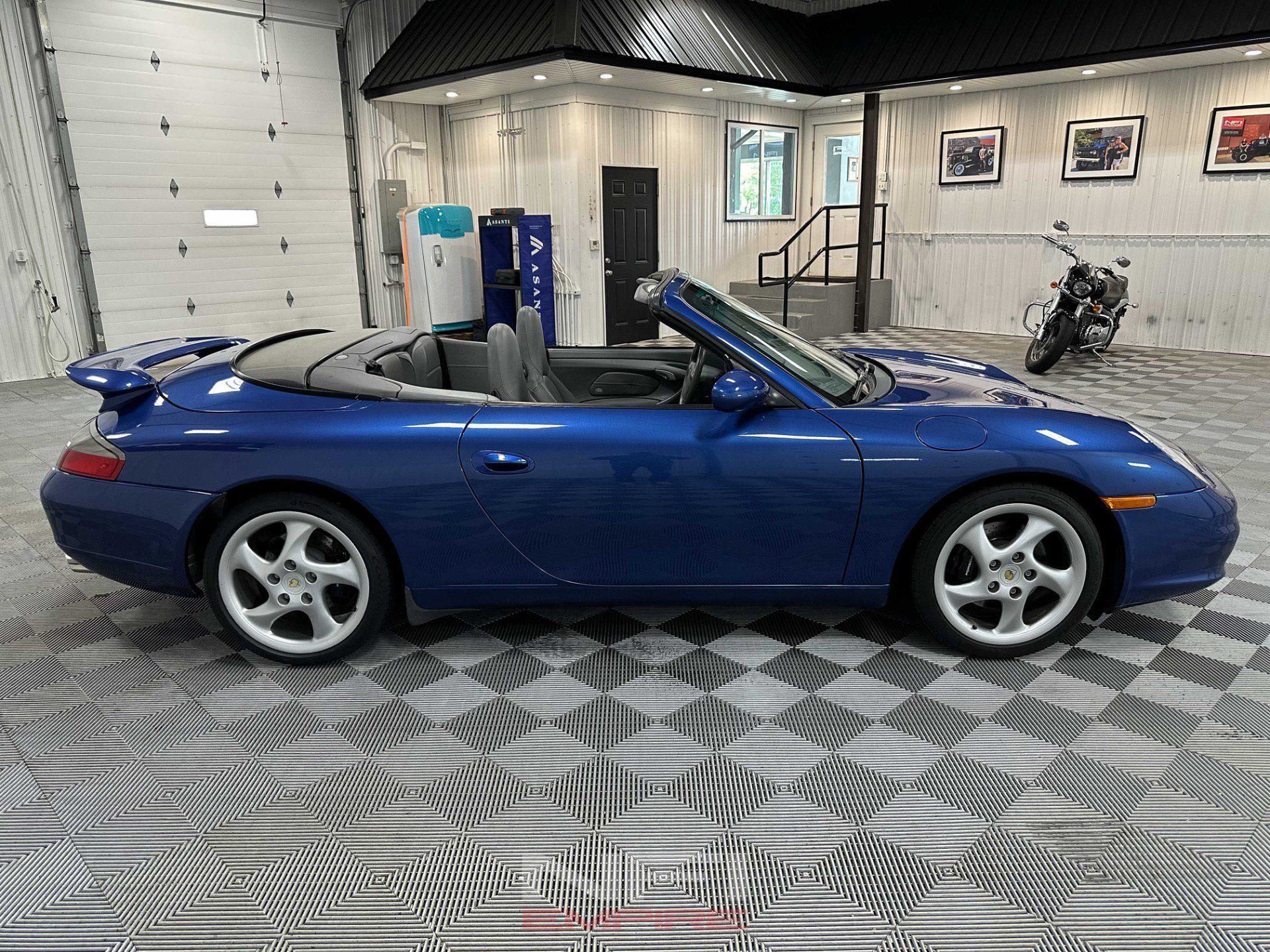 Used 2002 Porsche 911 Cabriolet image 12