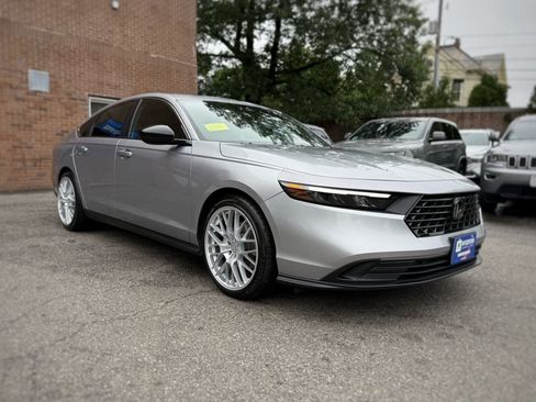 Used 2024 Honda Accord Sport image 3