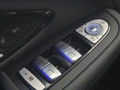 Used 2022 Mercedes-Benz GLC 300 4MATIC image 28