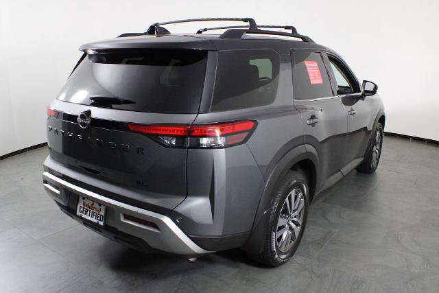 Certified 2023 Nissan Pathfinder SL w/ Black Appearance Package FWD image 4