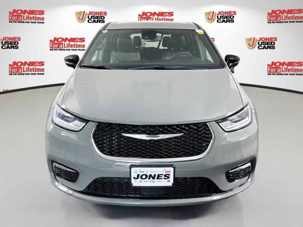 Used 2025 Chrysler Pacifica Select FWD image 11