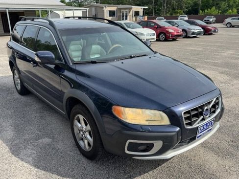 Used 2010 Volvo XC70 3.2 image 1