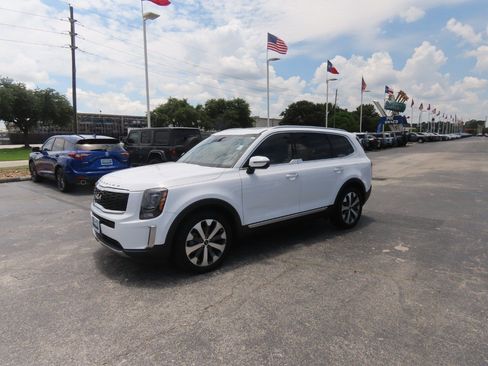 Used 2022 Kia Telluride S AWD/4WD image 2