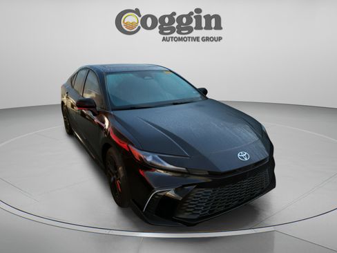 Certified 2025 Toyota Camry SE image 8