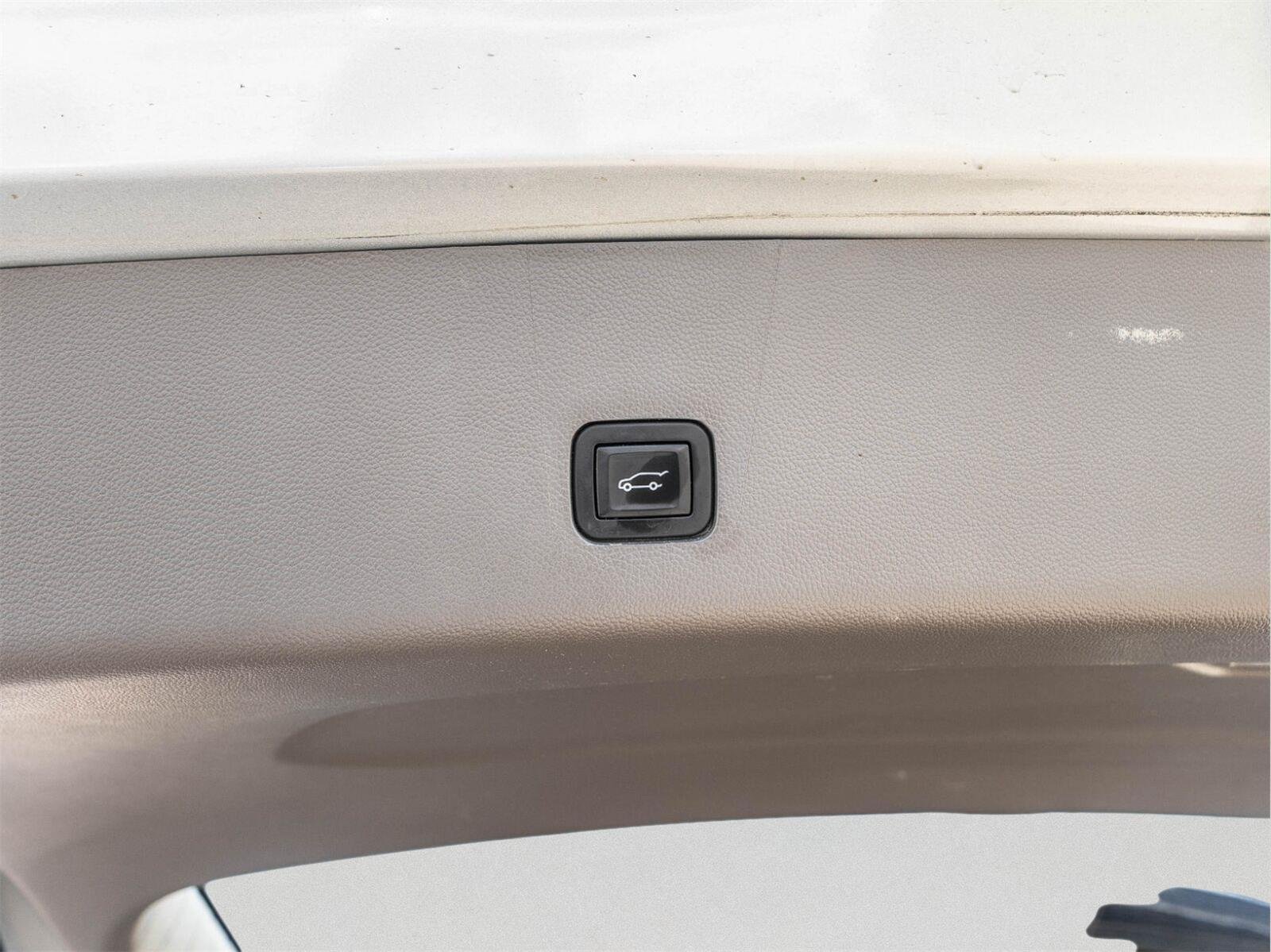 Used 2019 Chevrolet Traverse LT FWD image 27