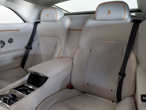 Used 2026 Rolls-Royce Spectre image 17