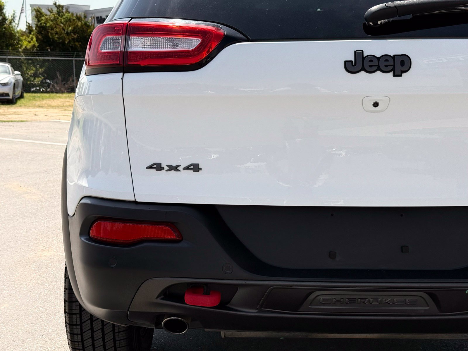 Used 2017 Jeep Cherokee Trailhawk AWD/4WD image 5