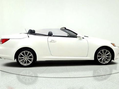 Used 2013 Lexus IS 250C w/ Luxury Pkg RWD image 4