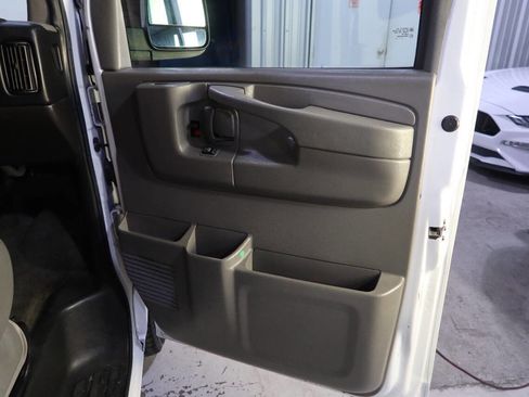 Used 2015 Chevrolet Express 3500 LT w/ LT Preferred Equipment Group image 13