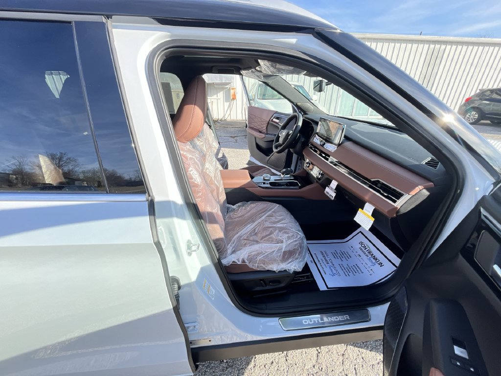 New 2026 Mitsubishi Outlander SEL FWD image 25