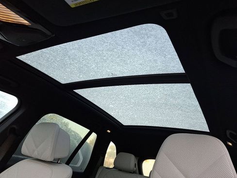 Used 2025 BMW X5 M60i w/ Climate Comfort Package image 10