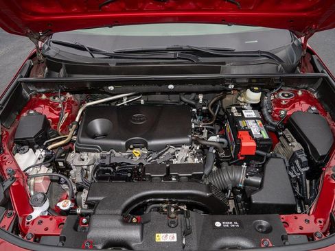 Used 2019 Toyota RAV4 XLE w/ Convenience Package image 14