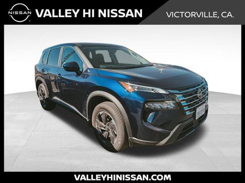 Certified 2025 Nissan Rogue SV image 1