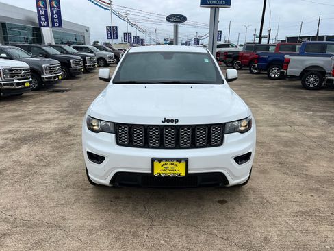 Used 2021 Jeep Grand Cherokee Laredo X RWD image 8