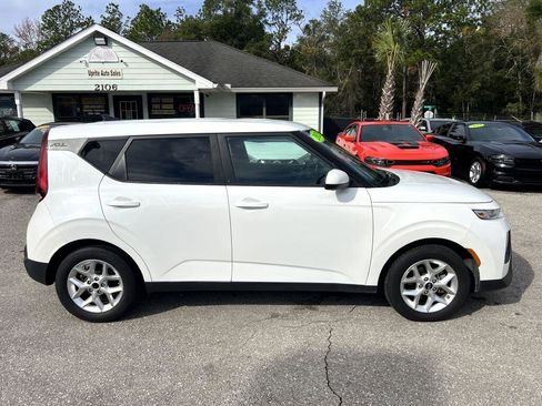 Used 2021 Kia Soul S image 4
