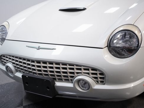 Used 2005 Ford Thunderbird 50th Anniversary RWD image 18