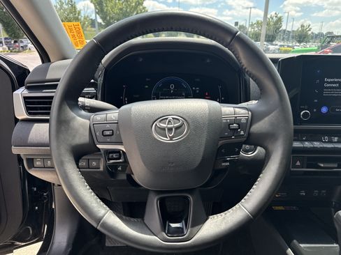 Used 2025 Toyota Camry LE w/ Convenience Package FWD image 17