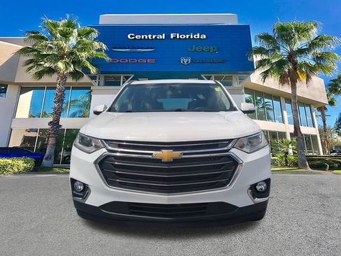 Used 2021 Chevrolet Traverse LT FWD image 3
