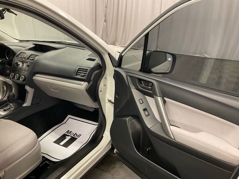 Used 2015 Subaru Forester 2.5i w/ Alloy Wheel Package image 28