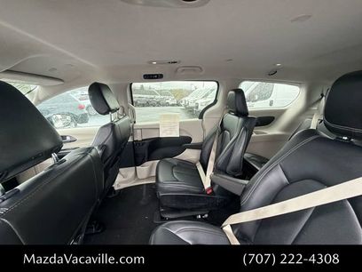 Used 2024 Chrysler Pacifica Limited