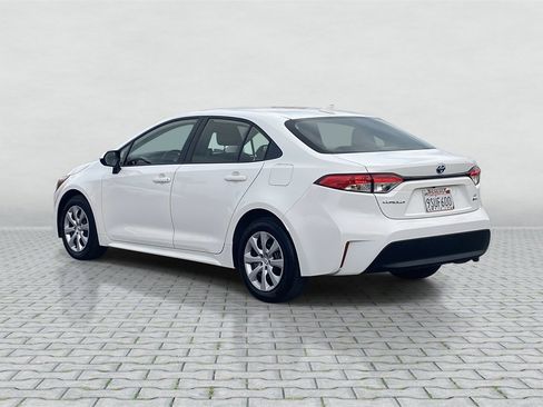 Certified 2025 Toyota Corolla LE image 4