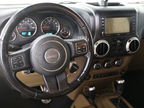 Used 2011 Jeep Wrangler Unlimited Sahara w/ Connectivity Group image 5