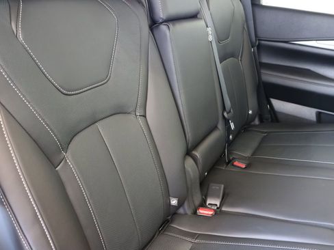 Certified 2025 INFINITI QX60 Luxe w/ Vision Package image 35