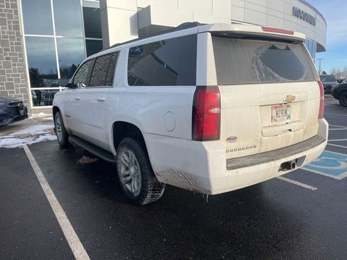 Used 2018 Chevrolet Suburban LT image 2