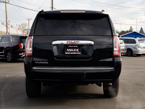 Used 2019 GMC Yukon Denali image 9