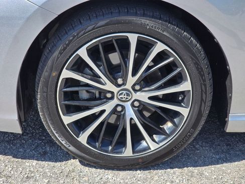 Used 2019 Toyota Camry SE FWD image 21
