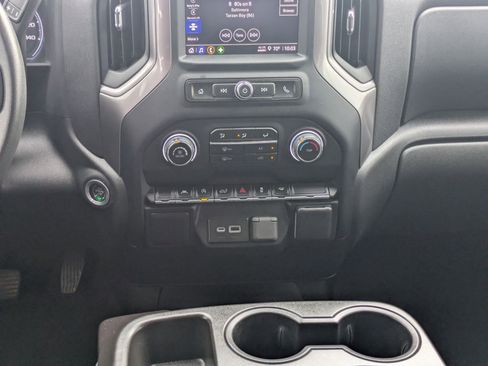 Used 2022 Chevrolet Silverado 1500 Custom image 18