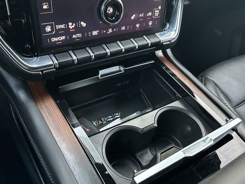 Certified 2025 GMC Yukon Denali image 23