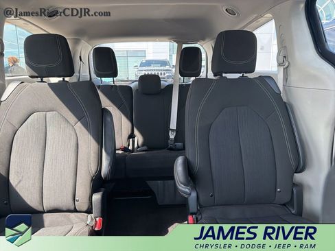 Used 2024 Chrysler Voyager LX image 11