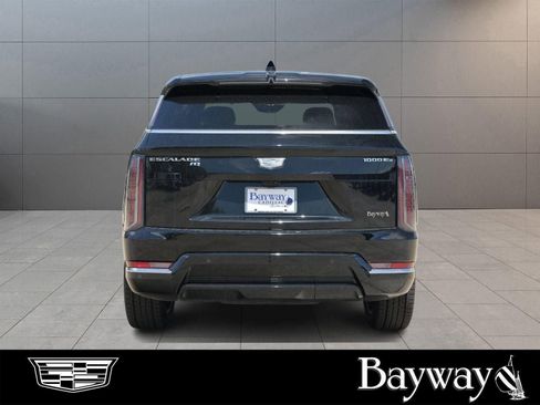 New 2025 Cadillac Escalade IQ Luxury 2 w/ LPO, Radiant Package image 52