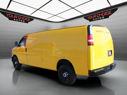 Used 2017 GMC Savana 2500 Extended image 3