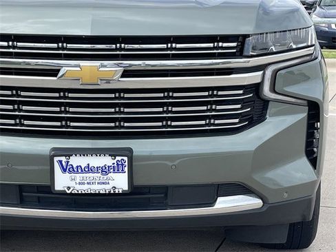 Used 2023 Chevrolet Suburban Premier image 8