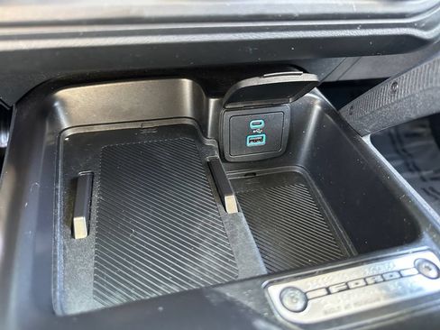 Used 2025 Ford Bronco Badlands AWD/4WD image 32