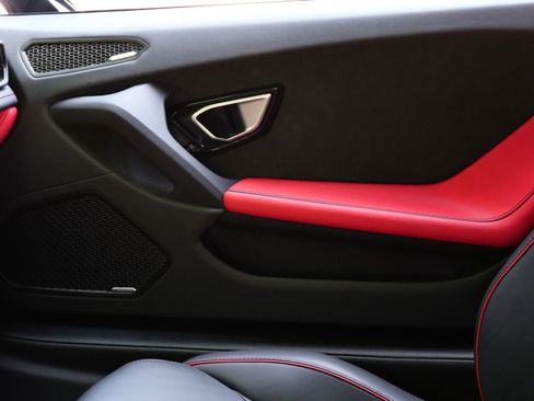 Used 2023 Lamborghini Huracan EVO RWD image 18