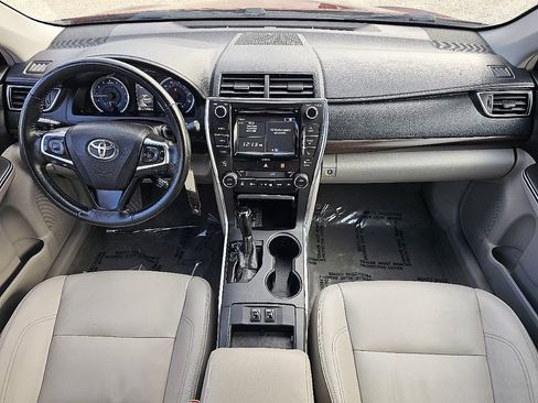Used 2017 Toyota Camry XLE image 22