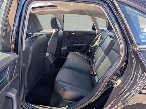 Used 2020 Volkswagen Jetta SE w/ SE Cold Weather Package image 5