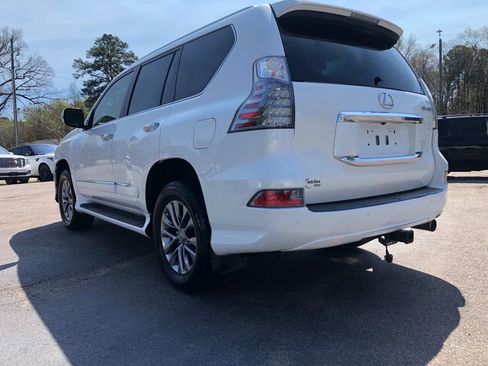 Used 2016 Lexus GX 460 Luxury w/ Preferred Accessory Package image 5