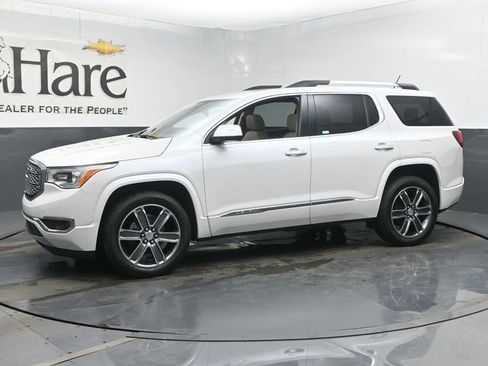 Used 2019 GMC Acadia Denali w/ Technology Package FWD image 32