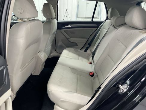 Used 2019 Volkswagen Golf S FWD image 22