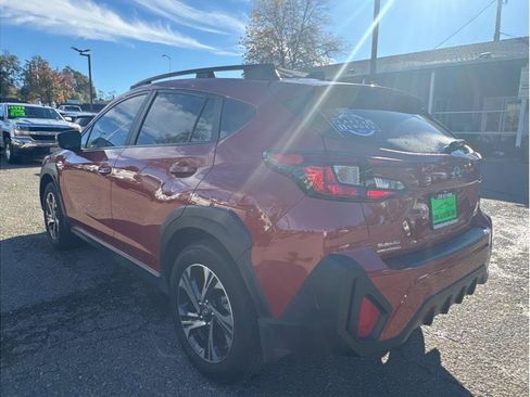 Used 2024 Subaru Crosstrek 2.0i Premium image 5